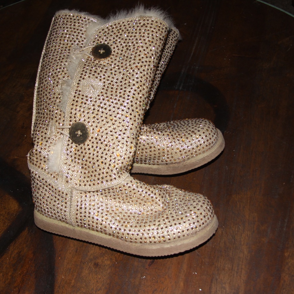 Boots - Picture 2 of 4
